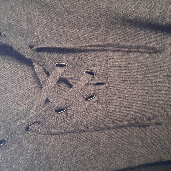 Alfred Sung sweater - Picture 4 of 4